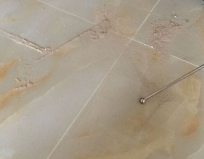 建华瓷砖空鼓维修公司分享粘合剂选择不当在瓷砖铺贴过程中可能导致以下问题